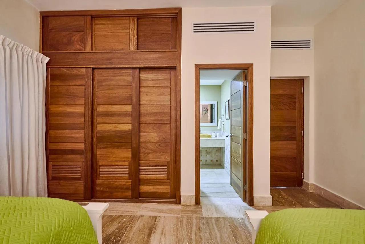 Costa Atlantica Punta Cana - Beach Vacation Condos 0*,