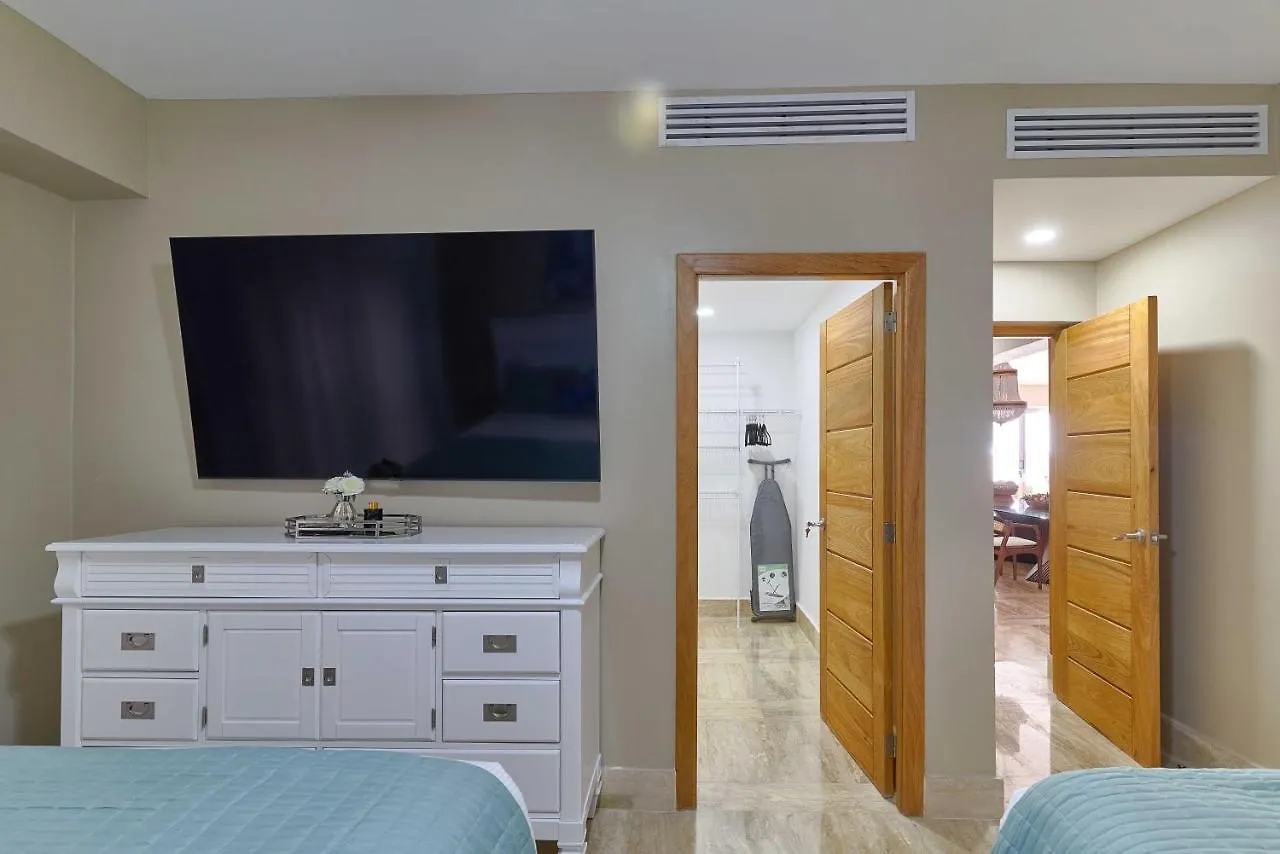 Costa Atlantica Punta Cana - Beach Vacation Condos 公寓式酒店