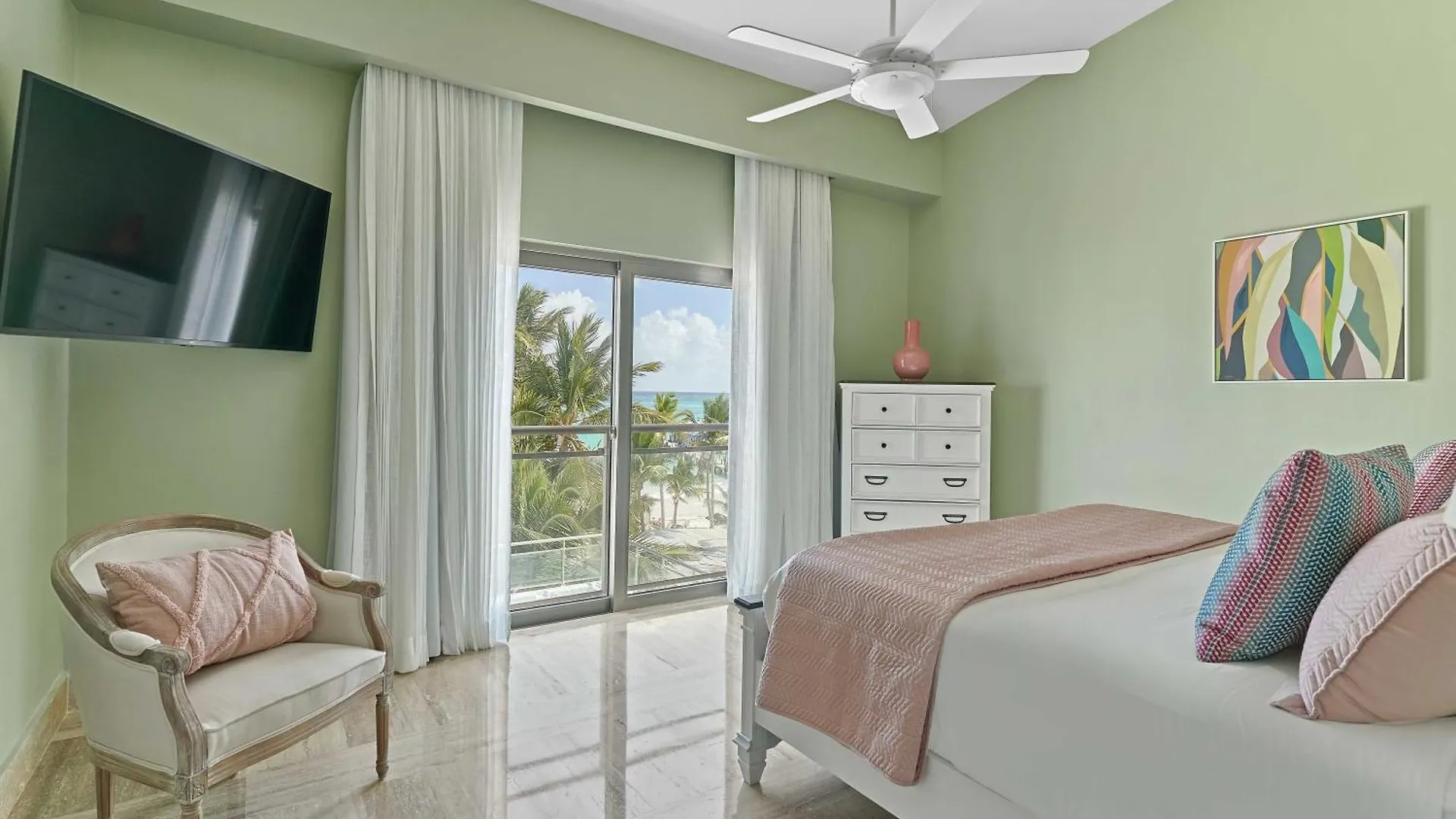 Aparthotel Costa Atlantica Punta Cana - Beach Vacation Condos